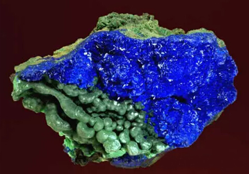 蓝铜矿(石青)与孔雀石(石绿)共生标本,宽18厘米,产地:安徽贵池六